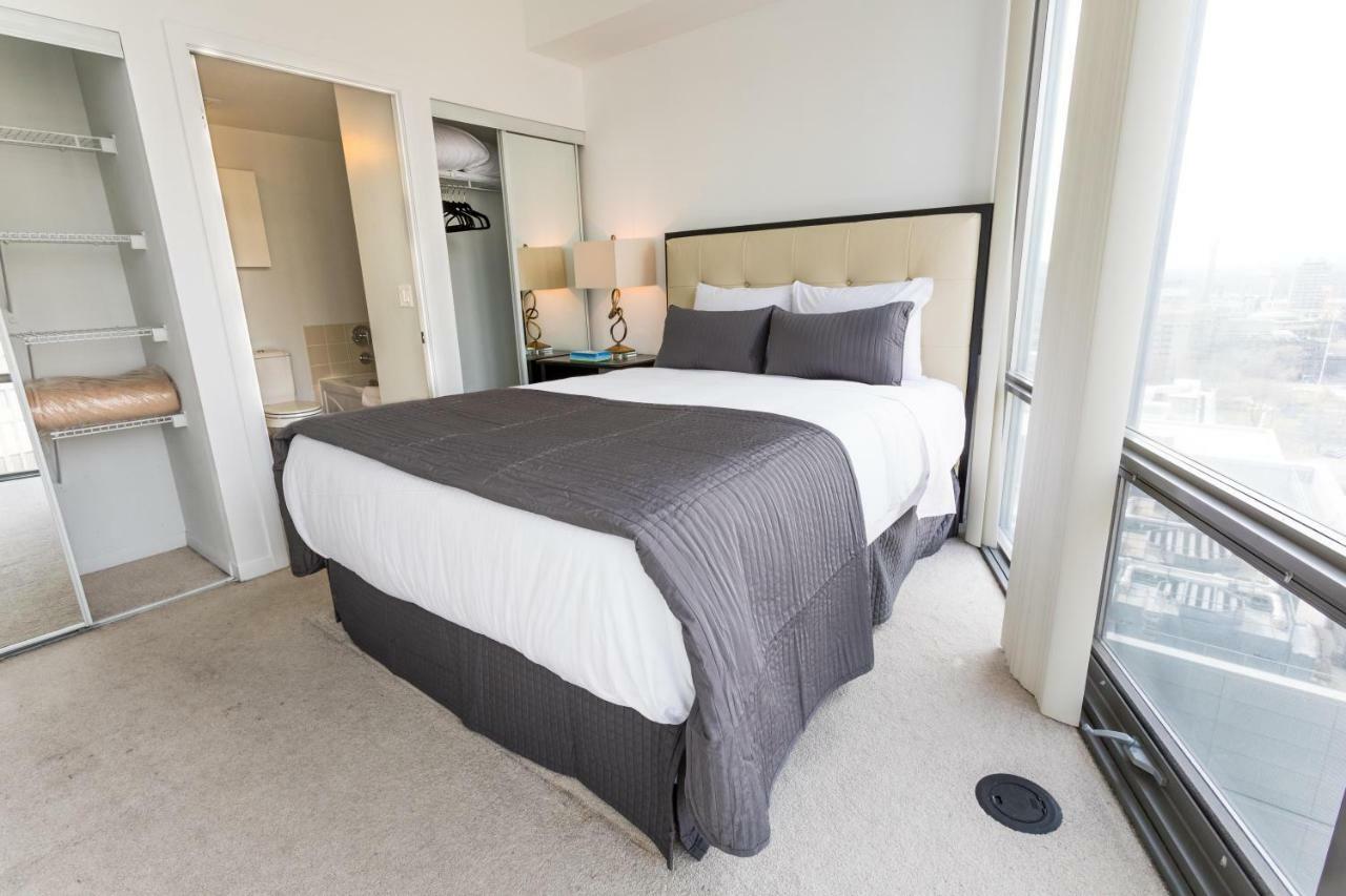 Altitude Suites Bay Street - Holiday Bonus - Free Parking Toronto Esterno foto