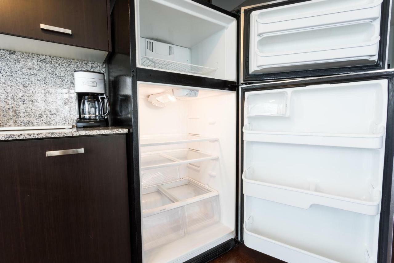 Altitude Suites Bay Street - Holiday Bonus - Free Parking Toronto Esterno foto