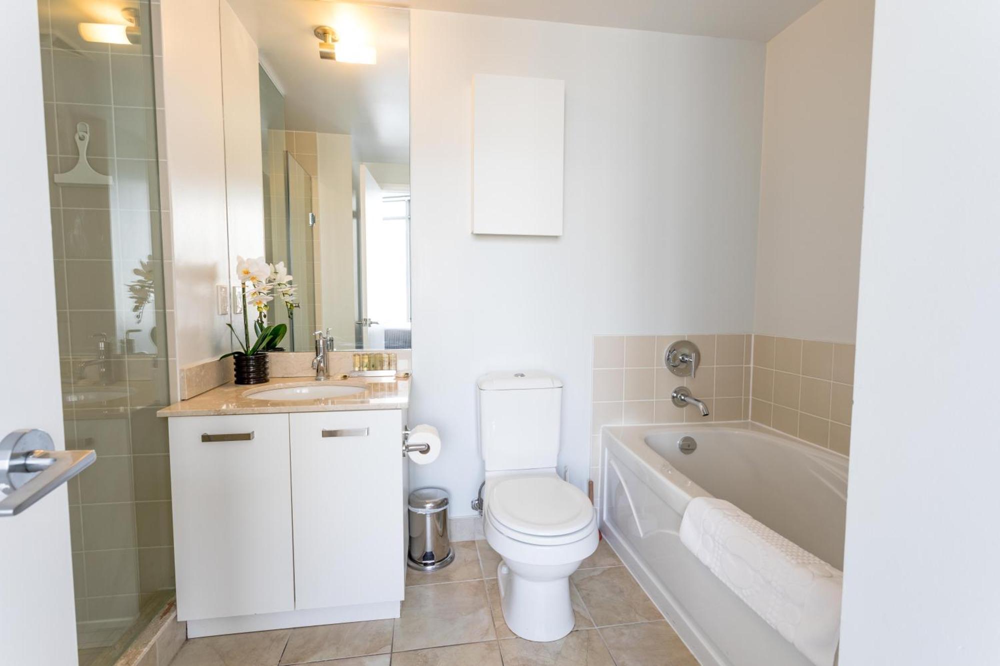 Altitude Suites Bay Street - Holiday Bonus - Free Parking Toronto Esterno foto